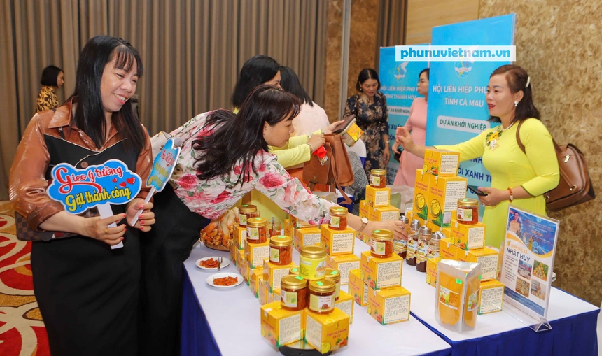 Phụ nữ khởi nghiệp giới thiệu sản phẩm sáng tạo, chất lượng cao made in Vietnam, chinh phục thị trường- Ảnh 4. Phụ nữ khởi nghiệp giới thiệu sản phẩm sáng tạo, chất lượng cao made in Vietnam, chinh phục thị trường- Ảnh 4.