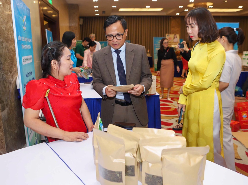 Phụ nữ khởi nghiệp giới thiệu sản phẩm sáng tạo, chất lượng cao made in Vietnam, chinh phục thị trường- Ảnh 6. Phụ nữ khởi nghiệp giới thiệu sản phẩm sáng tạo, chất lượng cao made in Vietnam, chinh phục thị trường- Ảnh 6.