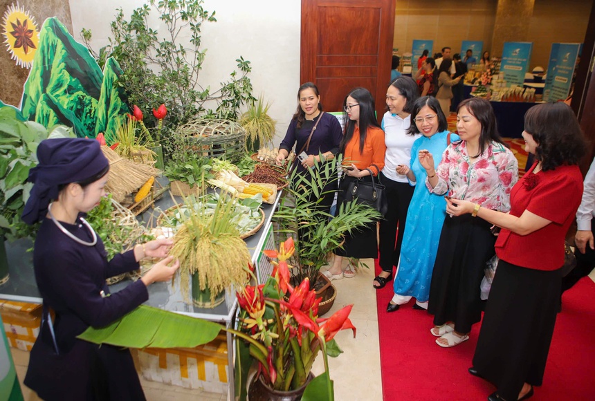 Phụ nữ khởi nghiệp giới thiệu sản phẩm sáng tạo, chất lượng cao made in Vietnam, chinh phục thị trường- Ảnh 7. Phụ nữ khởi nghiệp giới thiệu sản phẩm sáng tạo, chất lượng cao made in Vietnam, chinh phục thị trường- Ảnh 7.