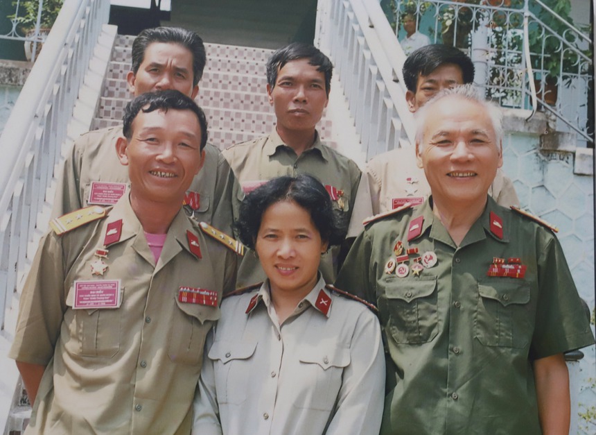 “Quân đội dạy tôi đứng thẳng trong bất cứ hoàn cảnh nào”
- Ảnh 4.