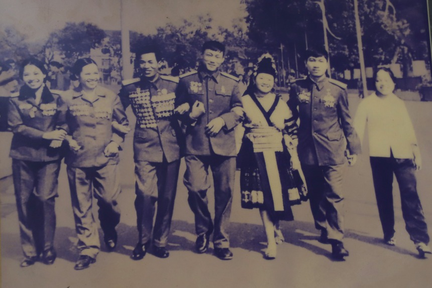 “Quân đội dạy tôi đứng thẳng trong bất cứ hoàn cảnh nào”
- Ảnh 3.