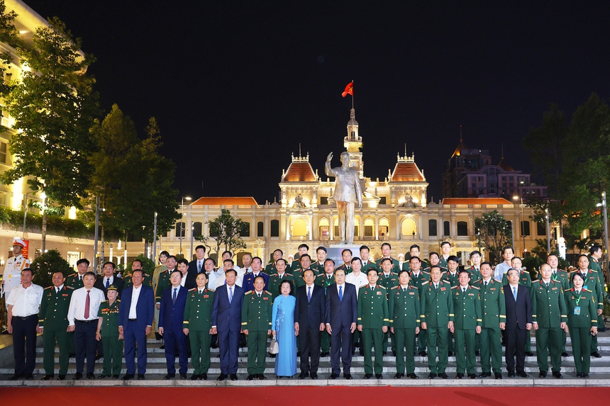 Ấn tượng hòa nhạc "Bài ca không quên" - Ảnh 1. Ấn tượng hòa nhạc "Bài ca không quên" - Ảnh 1.