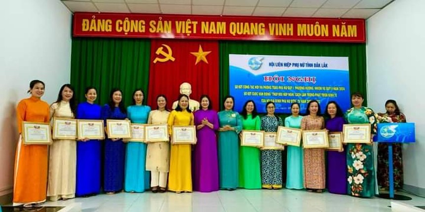 Phụ nữ Đắk Lắk thay đổi nếp nghĩ, cách làm, dần xóa bỏ tư tưởng trông chờ sự hỗ trợ của Nhà nước - Ảnh 2.