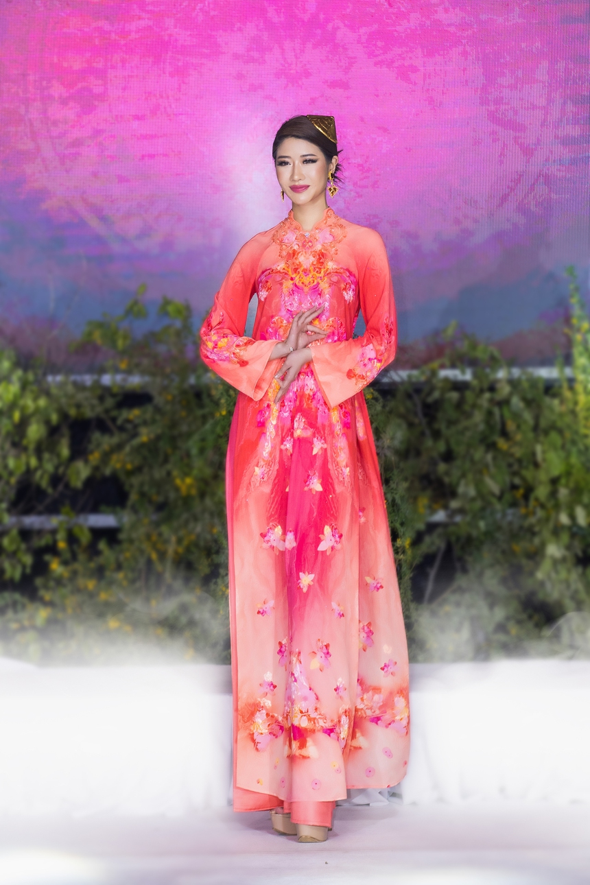 Miss Asia USA - Tiffany Chang dịu dàng với thiết kế của NTK Đỗ Trịnh Hoài Nam