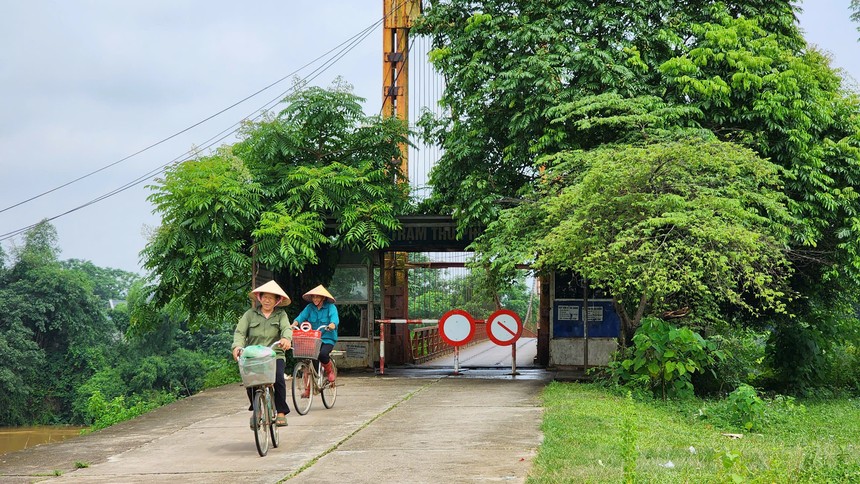 "Phá dỡ cầu treo Đồng Liên thì con tôi phải đi học xa gấp 5 lần"- Ảnh 2.