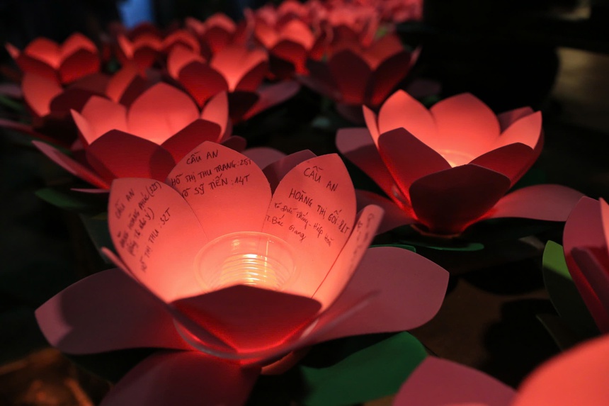 Đừng đợi Vu Lan mới bàn chữ 