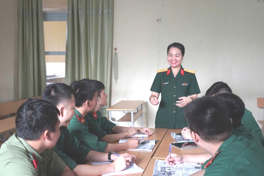 Nữ Đại tá Quân y hơn 20 năm đổi mới trong từng giờ giảng- Ảnh 3.