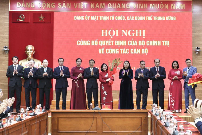 Bà Bùi Thị Minh Hoài giữ chức Bí thư Đảng ủy Mặt trận Tổ quốc, các đoàn thể Trung ương- Ảnh 7.