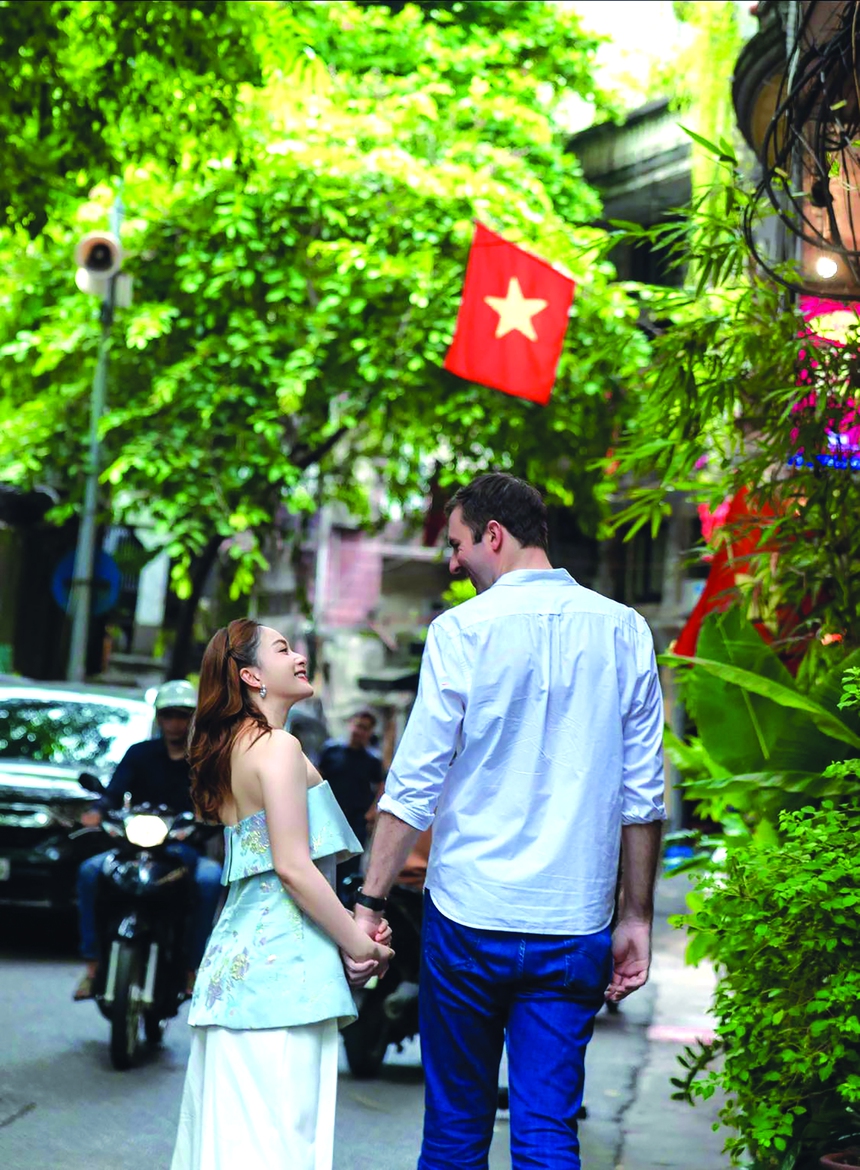 Vợ chồng Lan Phương chia sẻ bí quyết “giữ lửa” hôn nhân là tôn trọng, thấu hiểu và bao dung