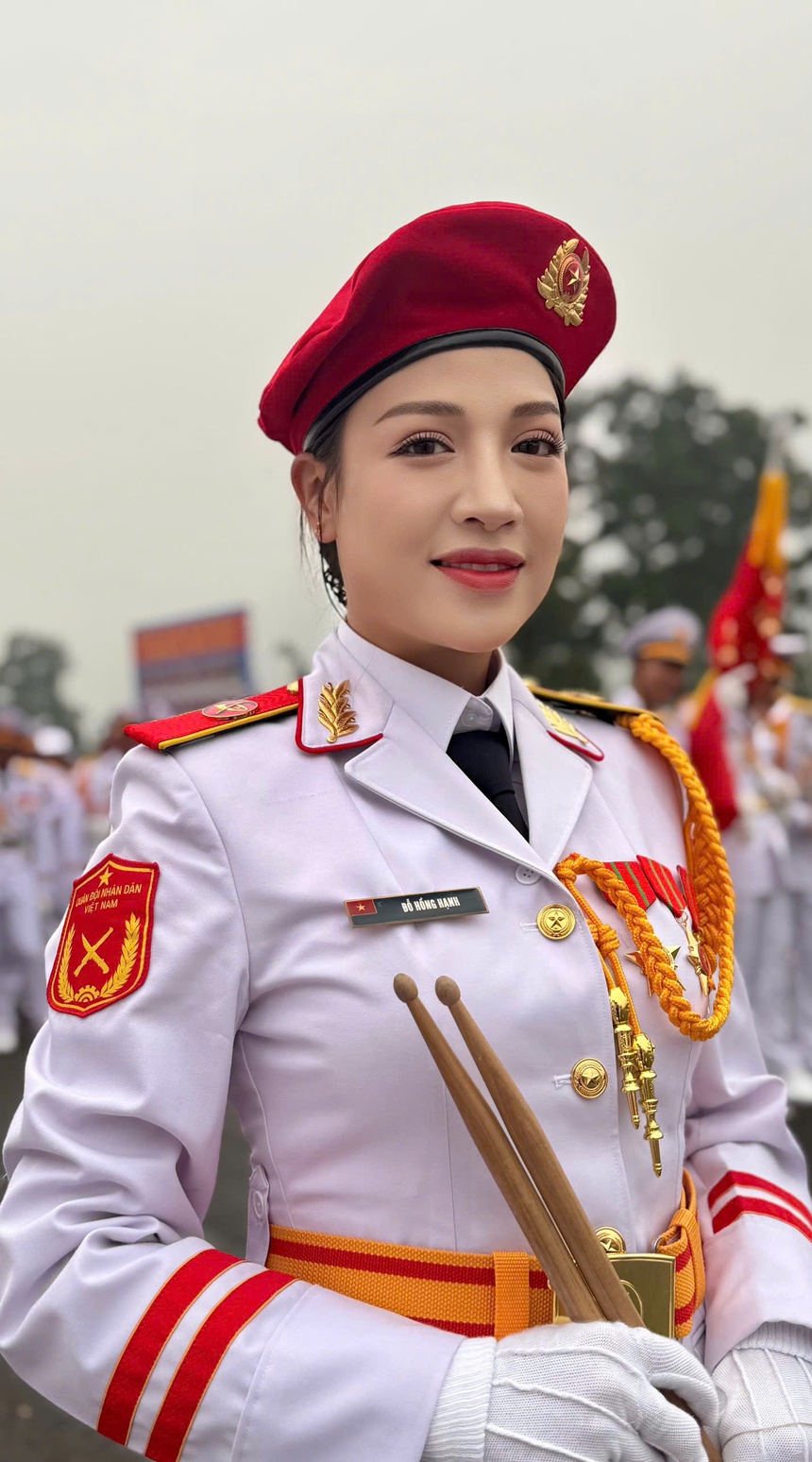 "Bóng hồng" Quân y miệt mài luyện tập cho lễ diễu binh - Ảnh 4.