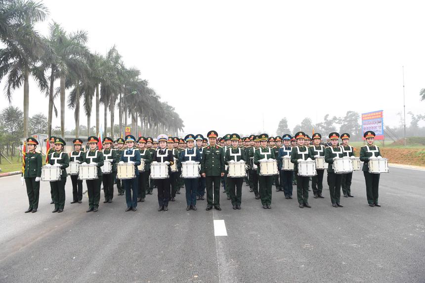 "Bóng hồng" Quân y miệt mài luyện tập cho lễ diễu binh - Ảnh 5.