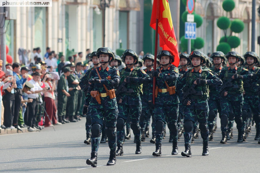 Cận cảnh phụ nữ Việt Nam đẹp mạnh mẽ và rạng ngời tại đại lễ Diễu binh – Diễu hành 30-4- Ảnh 9.