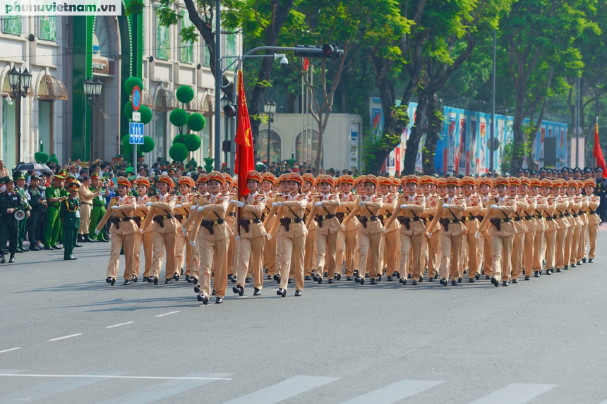 Cận cảnh phụ nữ Việt Nam đẹp mạnh mẽ và rạng ngời tại đại lễ Diễu binh – Diễu hành 30-4- Ảnh 15.