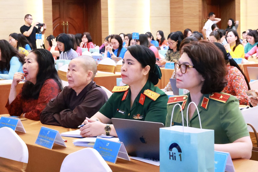 Khai mạc Hội nghị lần thứ 13 Ban Chấp hành TƯ Hội LHPN Việt Nam khóa XIII- Ảnh 7. Khai mạc Hội nghị lần thứ 13 Ban Chấp hành TƯ Hội LHPN Việt Nam khóa XIII- Ảnh 7.