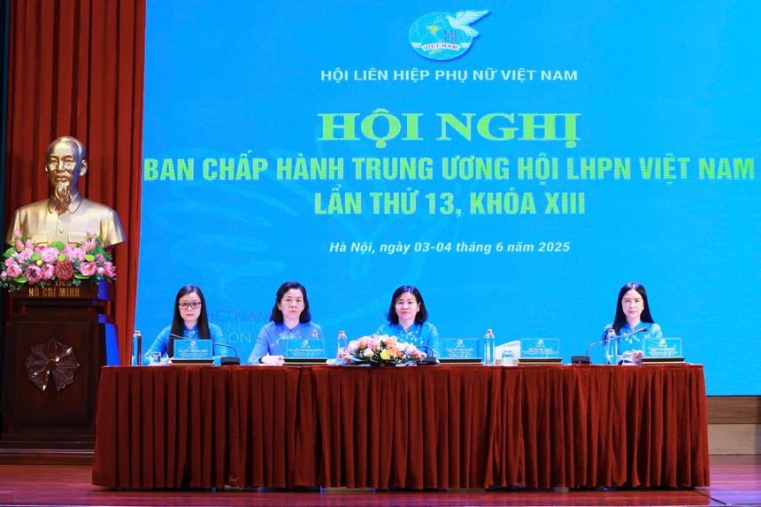 Khai mạc Hội nghị lần thứ 13 Ban Chấp hành TƯ Hội LHPN Việt Nam khóa XIII