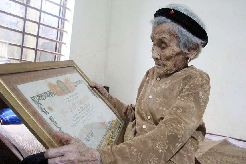 Mẹ Việt Nam Anh hùng Lê Thị Sáu: "Chỉ cần đất nước yên bình là mẹ mãn nguyện rồi" - Ảnh 1.