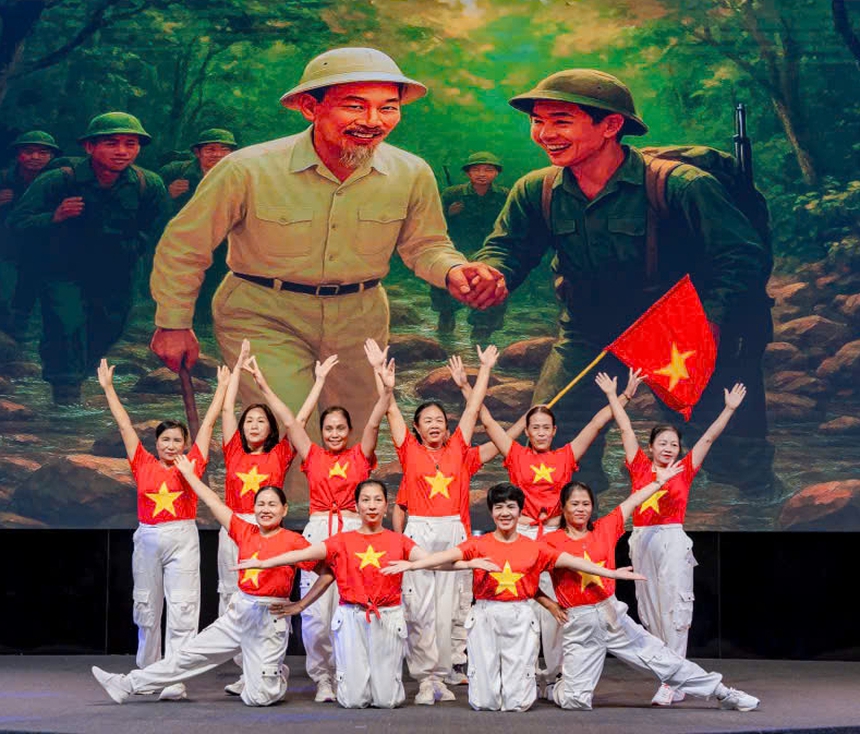 Phụ nữ Quảng Ninh đồng loạt tổ chức các hoạt động chào mừng Tết Độc lập- Ảnh 1. Phụ nữ Quảng Ninh đồng loạt tổ chức các hoạt động chào mừng Tết Độc lập- Ảnh 1.