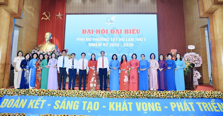 Chủ tịch Hội LHPN Việt Nam Nguyễn Thị Tuyến dự Đại hội phụ nữ điểm của Hà Nội- Ảnh 9.