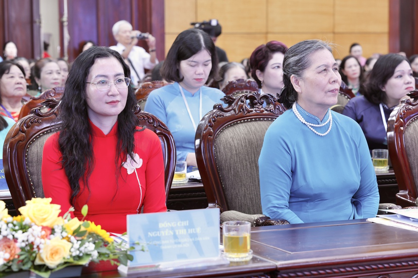 Chủ tịch Hội LHPN Việt Nam Nguyễn Thị Tuyến dự Đại hội phụ nữ điểm của Hà Nội- Ảnh 2.