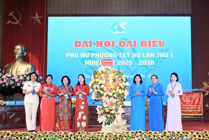 Chủ tịch Hội LHPN Việt Nam Nguyễn Thị Tuyến dự Đại hội phụ nữ điểm của Hà Nội- Ảnh 8.