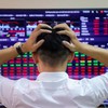 VN-Index điều chỉnh mạnh, thanh khoản bùng nổ