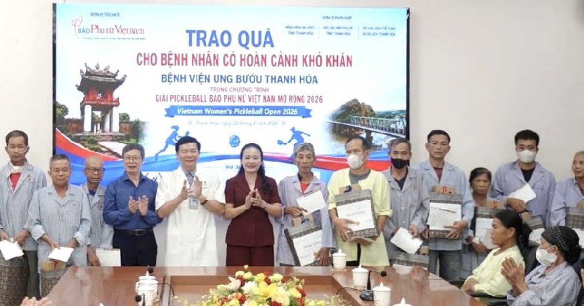 Báo Phụ nữ Việt Nam trao tặng 50 suất quà cho bệnh nhân ung thư hoàn cảnh khó khăn