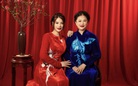 Trương Ngọc Ánh cùng mẹ và con gái mặc áo dài đón năm mới