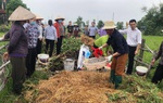 Phụ nữ Sóc Sơn ra tay “biến” rơm rạ thành phân hữu cơ, bảo vệ môi trường