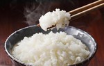 Cho thêm 2 nguyên liệu này khi nấu sẽ giúp cơm trắng thơm, ngon dẻo