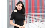 Ca sĩ Thủy Tiên kêu gọi được 5,5 tỉ đồng, trực tiếp đến miền Trung cứu trợ người dân bị lũ lụt 