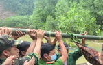 Vụ sạt lở thủy điện Rào Trăng: Thi thể nạn nhân đầu tiên được đưa ra