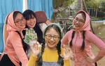 Phương Mỹ Chi và 1001 kiểu tóc "búp bê quàng khăn đỏ"