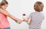 Giúp trẻ bớt ganh ghét, đố kỵ với người khác
