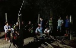 Nghi án do mâu thuẫn, con trai dùng dao đâm mẹ rồi tự sát