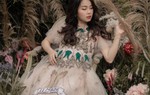 Hằng Túi mang bầu 5 tháng vẫn vào vai công chúa