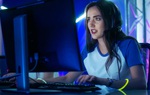 Phụ nữ và trẻ em gái “ngoảnh mặt làm ngơ” với mạng xã hội vì bị quấy rối trực tuyến