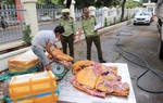 Phát hiện 3 tạ thịt heo bốc mùi hôi thối đang "tuồn" ra thị trường