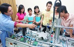 Lao động được đào tạo nghề thấp nhưng sinh viên ra trường không kiếm được việc làm