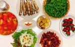 Bạn thân đăng ảnh mâm cơm hộ, 9X khiến các cô gái độc thân trầm trồ