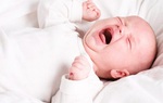Trẻ sơ sinh bị đau mắt đỏ: Tìm hiểu nguyên nhân đến dấu hiệu để chăm sóc đúng cách