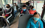 Xe buýt Hà Nội "cấm cửa" với người không đeo khẩu trang