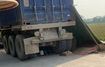 Hà Nội: 2 chị em ruột tử vong thương tâm khi bị container lùi trúng trên đường đi học