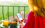 Lời cầu hôn vui đùa và nỗi đau mối tình từ thế giới ảo