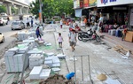 Bí thư Hà Nội: Vì sao gạch lát đá vỉa hè chất lượng kém?