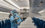 Tiếp viên Vietnam Airlines làm lây lan COVID-19 có thể phải đối diện mức án nào?