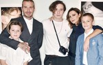 Sau lần bị ngăn cấm hẹn hò, cậu cả nhà Beckham lại khiến bố mẹ không vui