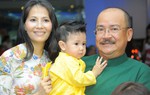Chồng "Người đẹp Tây Đô" ngoài đời: Vợ cựu người mẫu không biết ghen, con út mới 5 tuổi