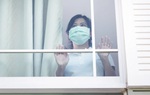 Phụ nữ châu Á đeo khẩu trang ở Canada liên tục bị tấn công