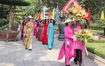 Hội LHPN Nghệ An dâng hoa, dâng hương tại khu di tích Kim Liên