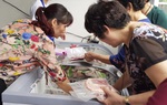 Giá thịt lợn cao ngất ngưởng: Người tiêu dùng cần được "giải cứu"